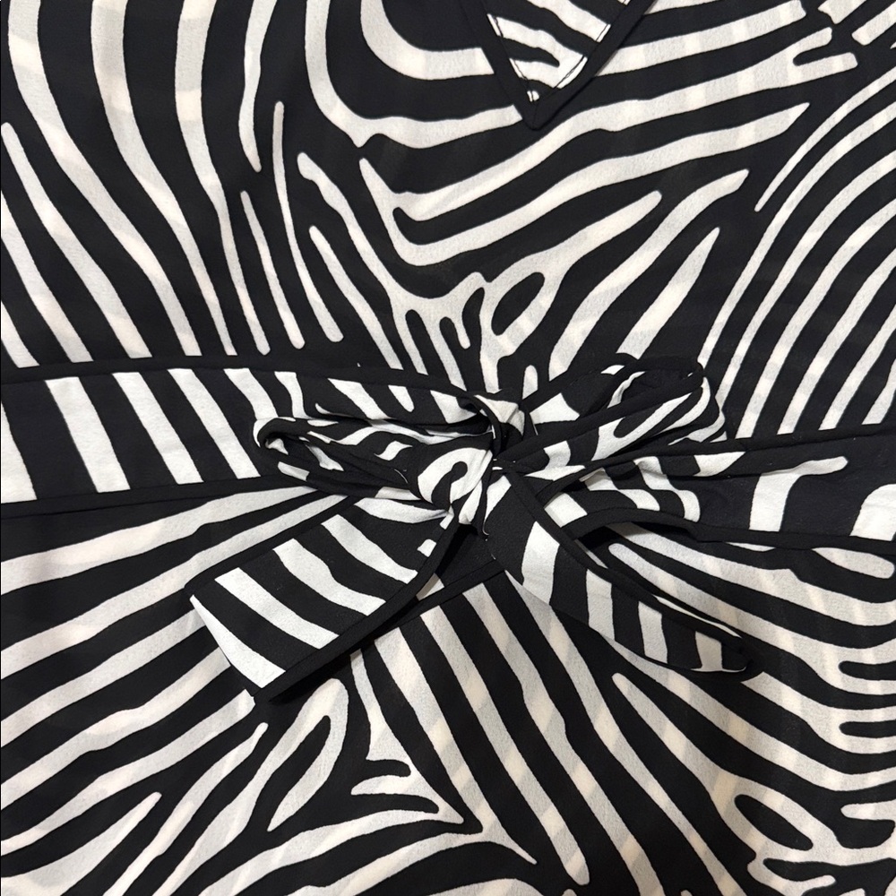 Trina Turk x INC XL 14/16 Zebra Print Dressy Top with Rainbow Cuffs NEW - Picture 4 of 11